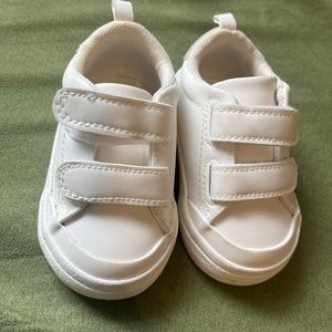 H&M size 4.5 toddler sneaker